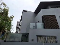 Huit (D26), Terrace #439969531